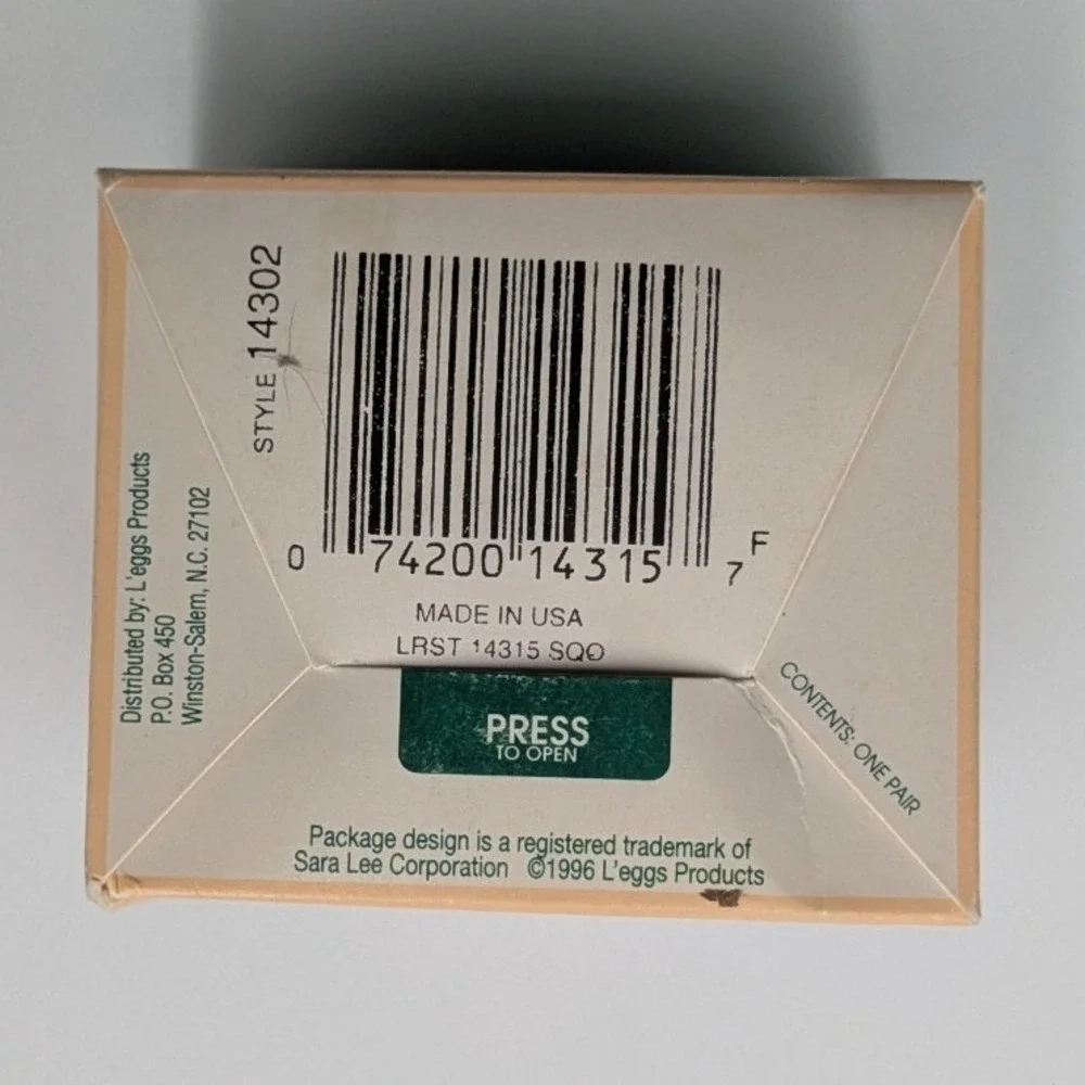 Vintage L'eggs Regular Pantyhose Off White Sheer Toe Size Q Queen 1996 USA 14315